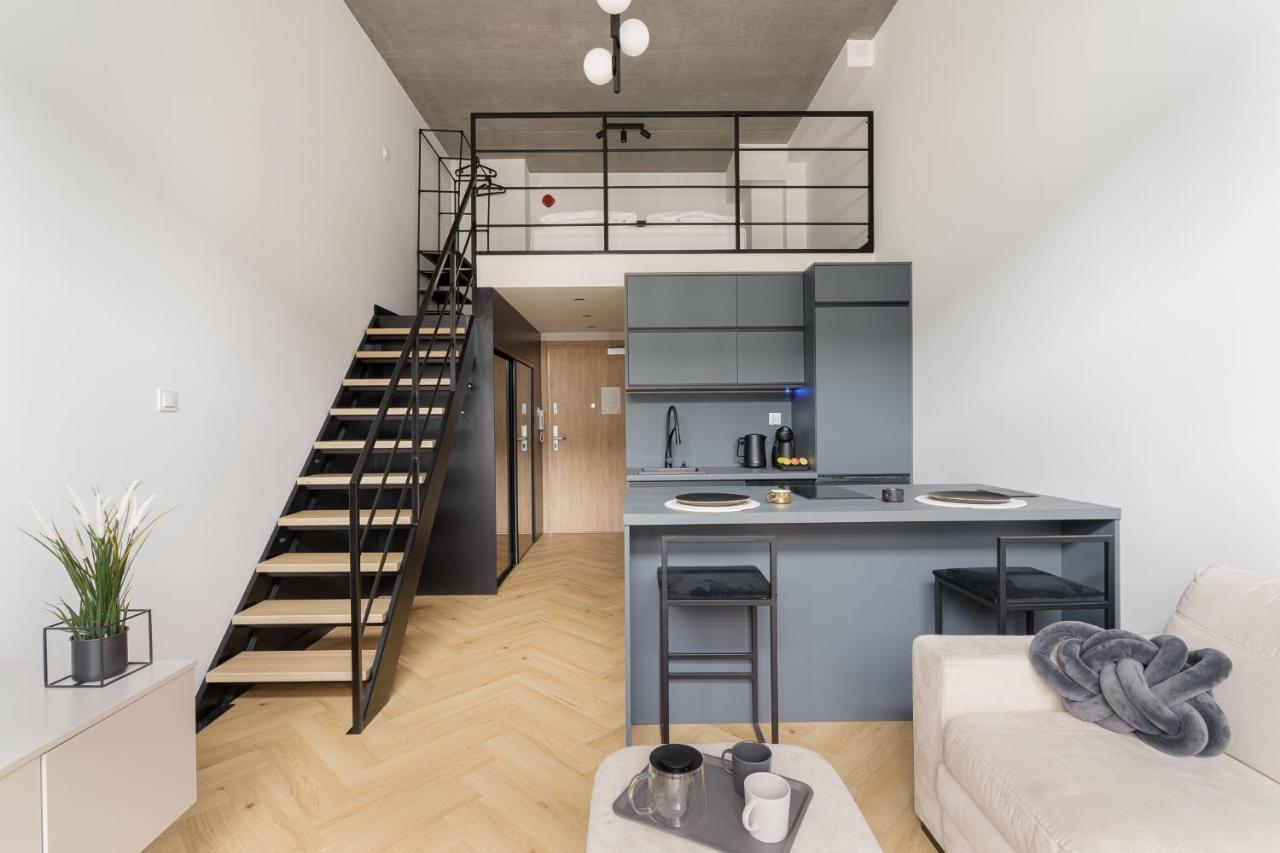 Rentplanet - Apartamenty Zarembowicza Wroclaw Exterior photo